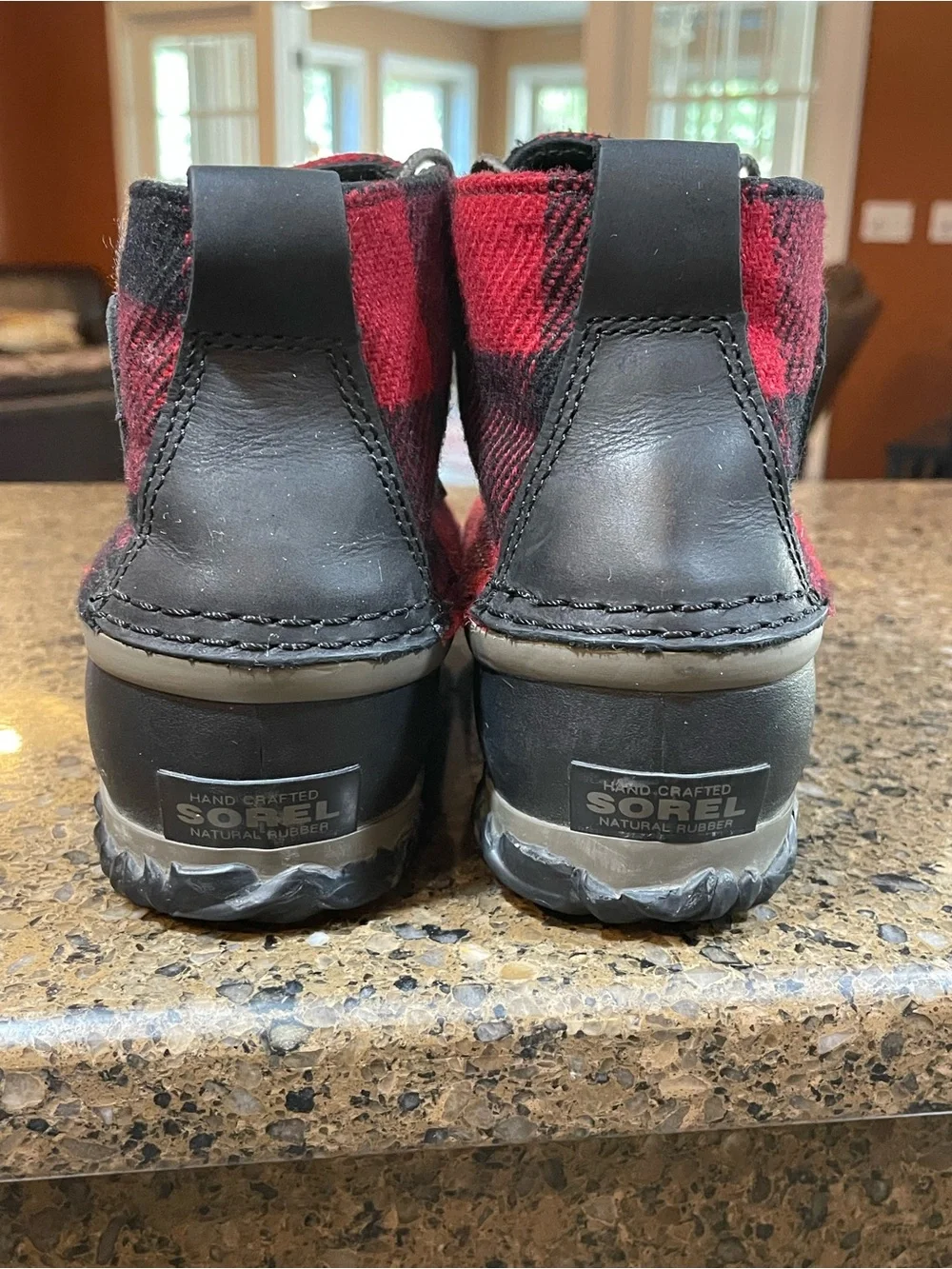Sorel Out ‘N About 1757741 Sz 7 Red & Black Buffalo Plaid Waterproof Winter Boot